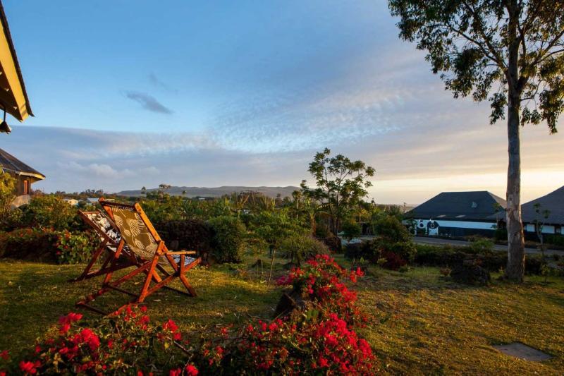 Altiplanico Isla De Pascua Hotel Hanga Roa Exterior photo
